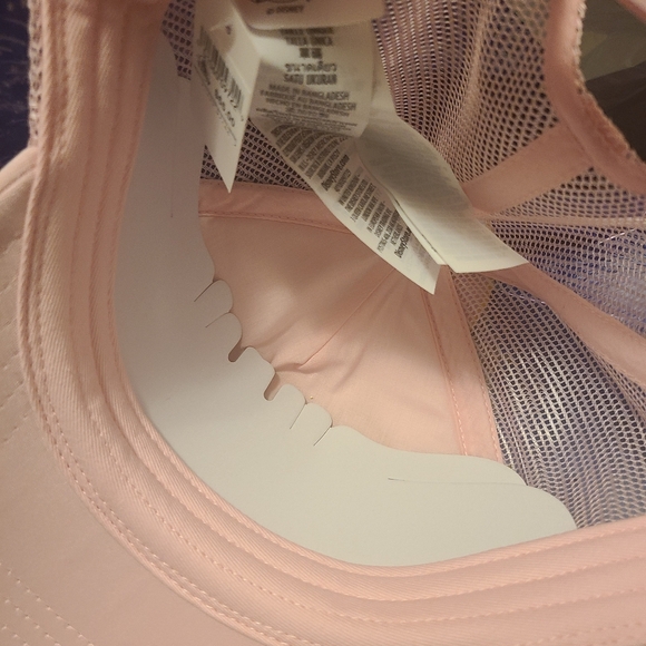 2025 Disney World Stoney Clover Lane Patches Patches Trucker Pink Cap Hat New - Picture 2 of 7